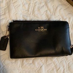 Double Corner Zip Wristlet